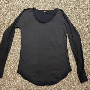 Rare Lululemon top - size 8
